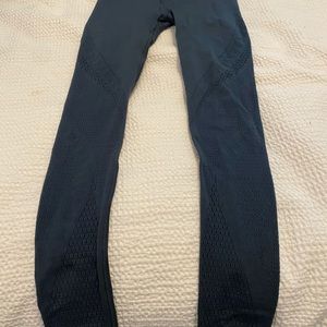 Lululemon Reveal Tights Interconnet leggings size 4